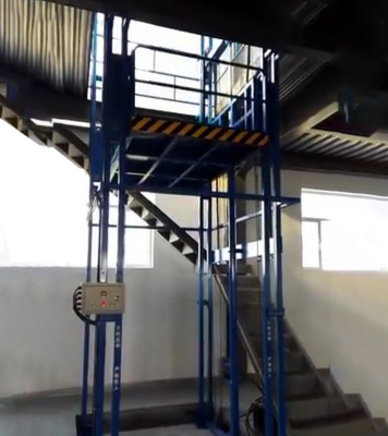हेयरलाइन स्टेनलेस स्टील इलेक्ट्रिक फ्रेट लिफ्ट 1000KG